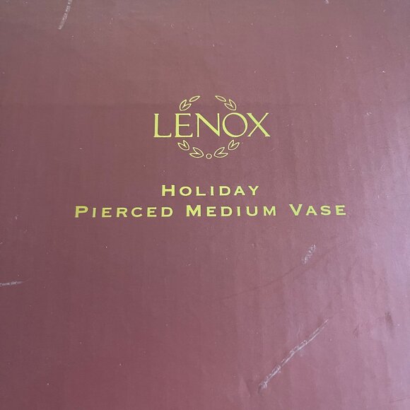 DONATING IF NOT PURCHASED BY 12.1.25 -- 9" Lenox Holiday Medium Vase - Picture 16 of 16